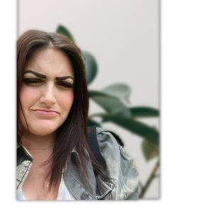 Meet your Posher, Laura